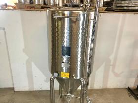 304 stainless steel tank - cylindro-conical - closed - on feet