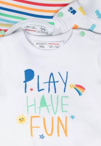Babies A three pack of short sleeve T-shirts (0-12m)