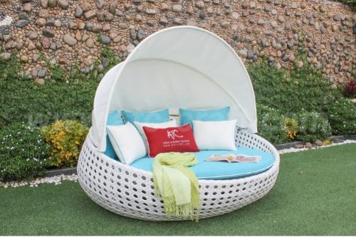 Outdoor Poly Rattan Sunbed Shell Shaped