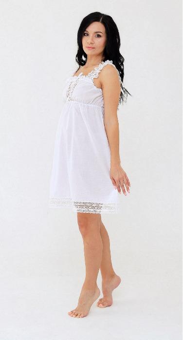 Cotton nightgown with transparent lace.