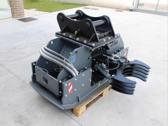 Vibrating plate compactor PV 75.120