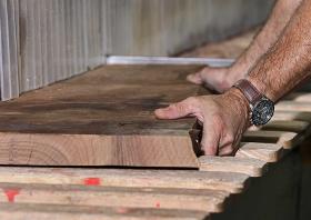 Solid wood scantlings, edges, cuts