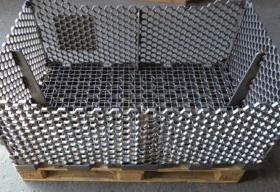 Casting conveyer belts for the heat treatment of small parts