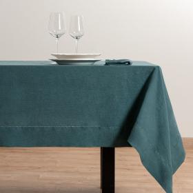 table cloths , napkins and placemats
