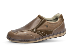 Men's casual shoes in brown color with metal logo