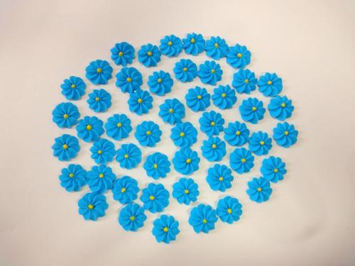 Mono Blue Daisy 50 Pcs (50 Pcs / Box)
