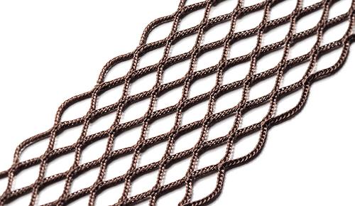 Net with diamond pattern